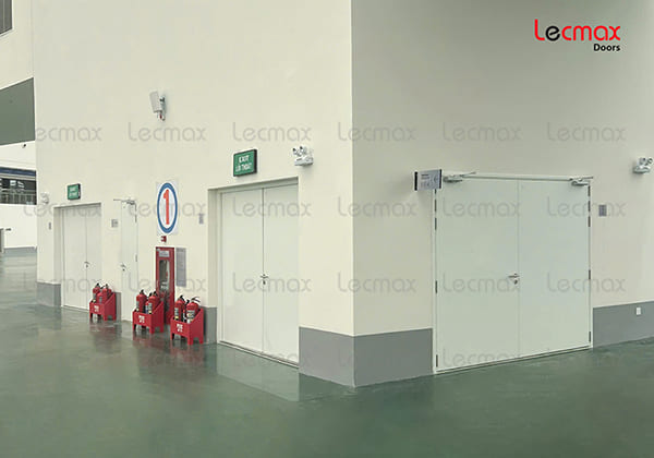 Các mẫu cửa thép chống cháy 2 cánh đẹp, đạt chuẩn PCCC